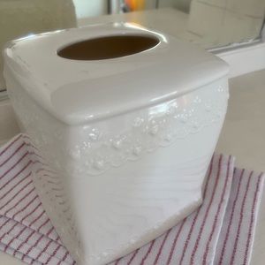 White Ceramic Tissue Cover
